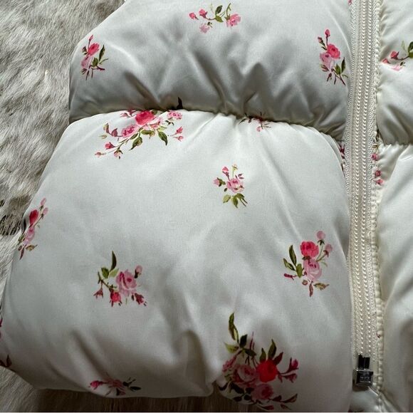 Gap Puffer Vest - Picture 2 of 4